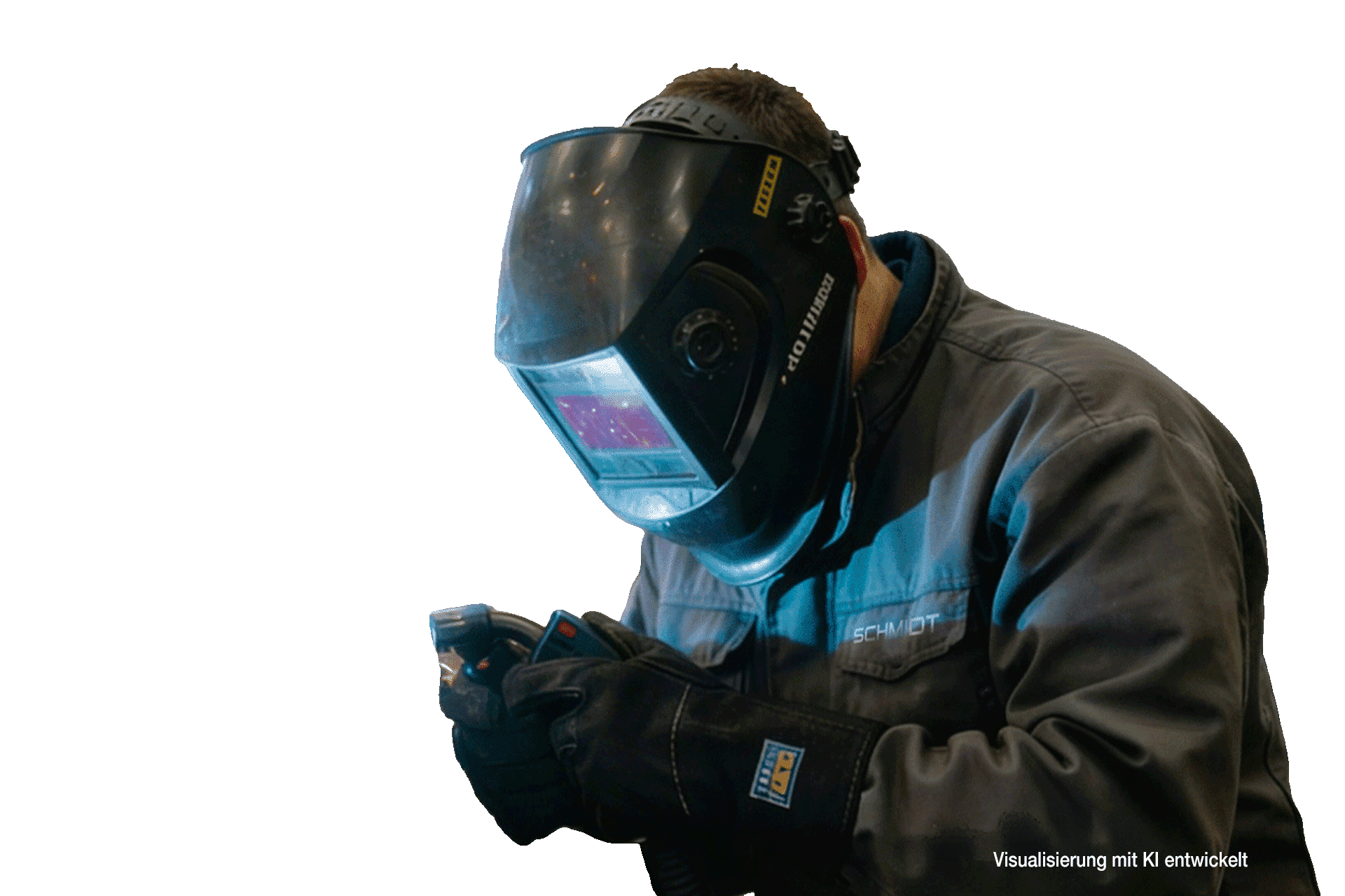 Nahaufnahme eines Schweißers mit schwarzem Schutzhelm und Schweißmaske in einer Industriehalle. Helle blau-weiße Funken sprühen aus der Schweißstelle.